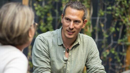 Quiet quitting of loud leaving: wat is het verschil en hoe ga je er als HR mee om?